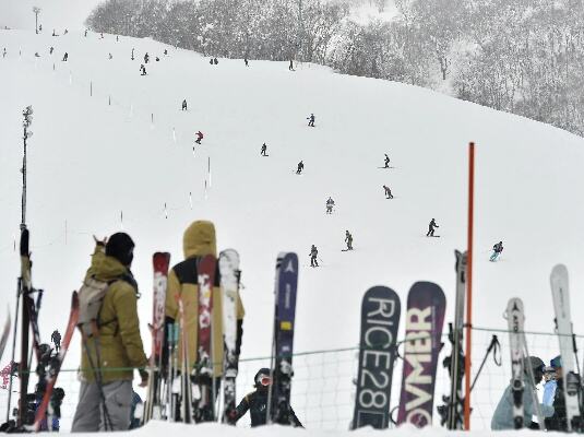 27岁中国游客在日滑雪身亡