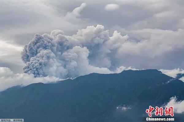 印尼马拉皮火山连续喷发