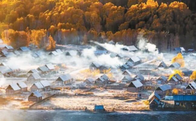 北京网红打卡地首钢园吸引参观者