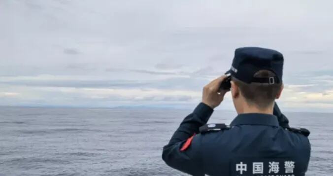 中国海警高压水炮摧毁菲船雷达