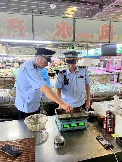 青岛通报水产市场鬼秤问题