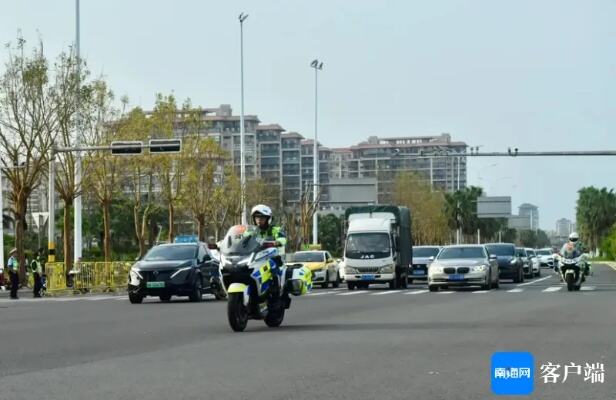 全省多地交警强化路面管控